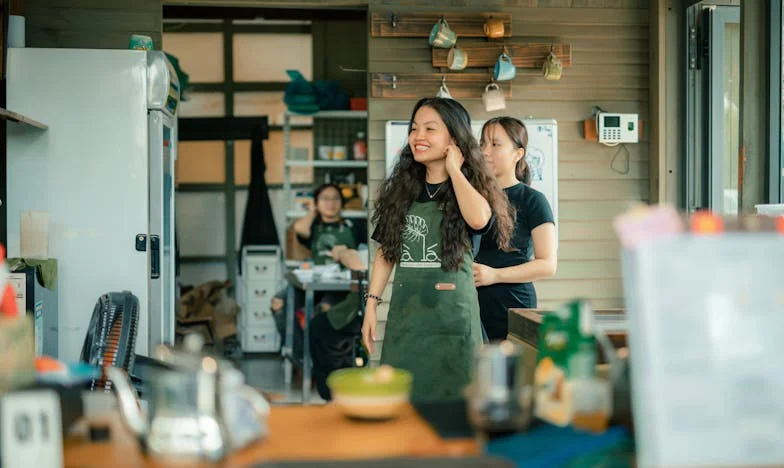 Onverwachte gasten: Toen de dochter van mijn man met haar kinderen en koffers voor de deur stond