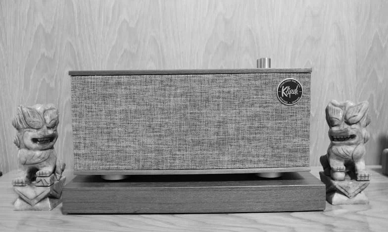 Als stilte het huwelijk verscheurt: Mijn strijd tussen vertrouwen, controle en verloren liefde