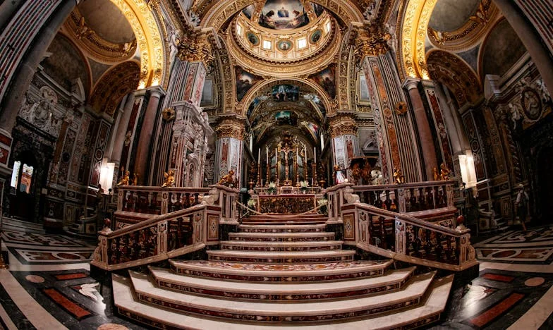 Liefde tegen de stroom in: Hoe ik verliefd werd op de zoon van mijn vaders grootste vijand