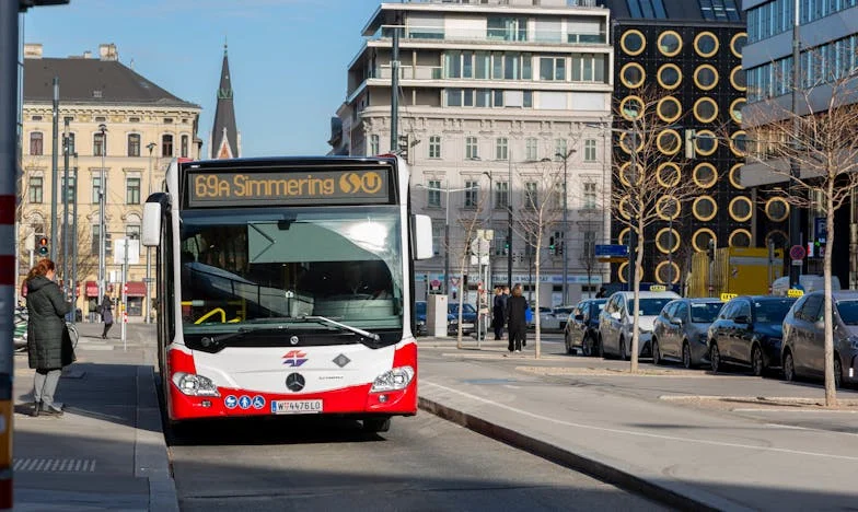 Tussen Mijn Muren: Een Moeder, Haar Zoon en Onzichtbare Grenzen