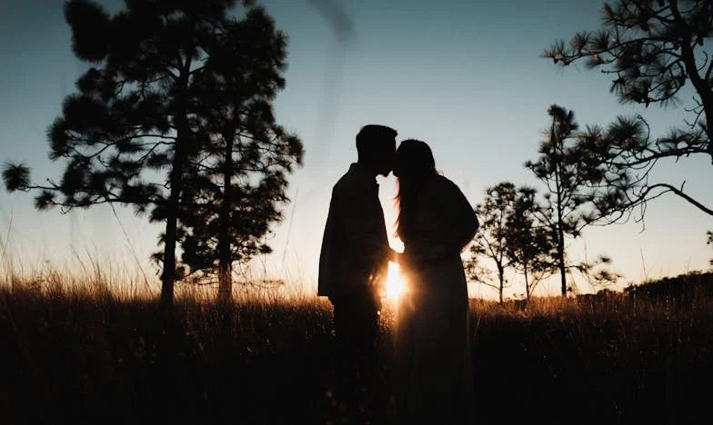 Onder het Regime van Mijn Schoonmoeder: Leven in de Schaduw van de Klok
