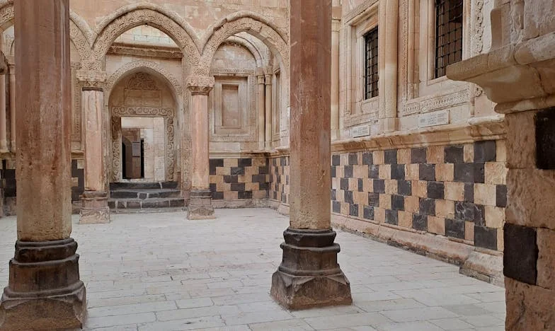 Mijn moeder waarschuwde me altijd: Samenleven met de familie van je man is geen grap