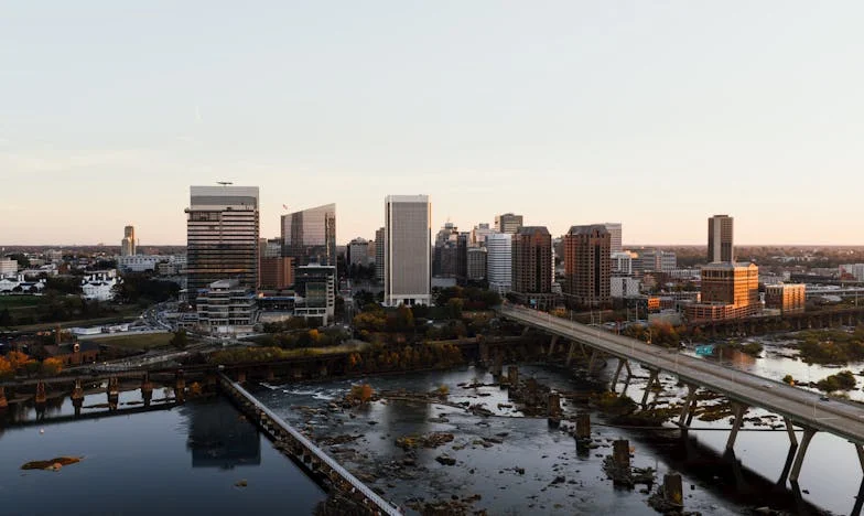 Wanneer deuren gesloten blijven: Het verhaal van Anna, Leila en verloren vertrouwen