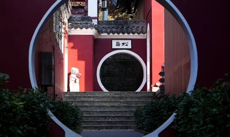 De Oude Kast en de Nieuwe Kloof: Een Familie in Tweestrijd