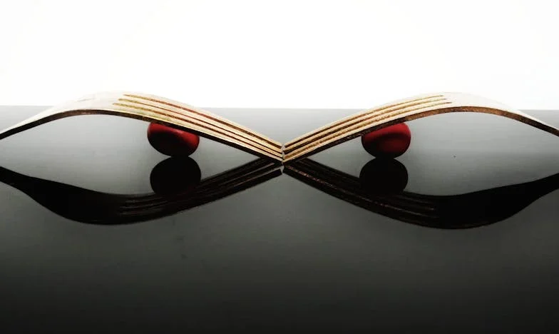 Tussen Twee Werelden: Mijn Schoonmoeder Woont Bij Ons, Ook Al Woont Ze Hier Niet