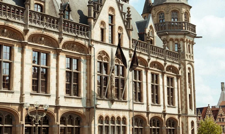 De Zondagen van Mijn Onzichtbaarheid