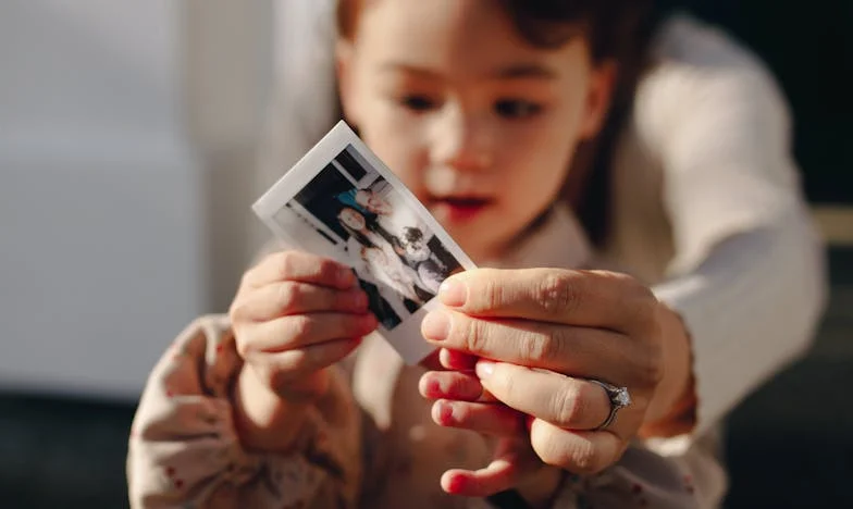 “Ik heb je dochter op straat gevonden” – Een Onvergetelijke Nacht in Rotterdam