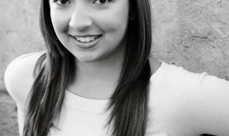 Ik wilde alleen mijn telefoon op stil zetten, maar vond de waarheid: hoe de berichten van mijn man met zijn familie ons huwelijk bijna verwoestten