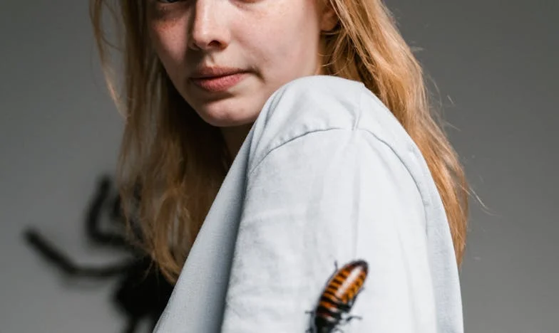 Mijn schoonmoeder doet alsof ze ziek is – en verscheurt mijn gezin: Hoe ver ga je voor familie?