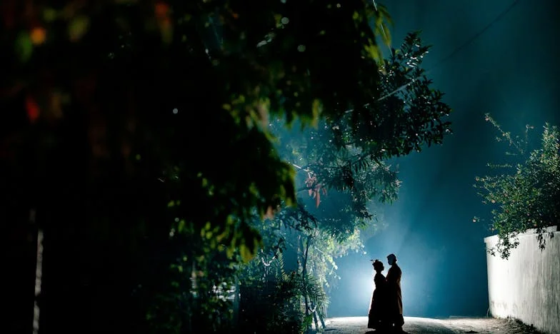 Mijn zoon bezoekt me stiekem – en ik heb hem alles gegeven