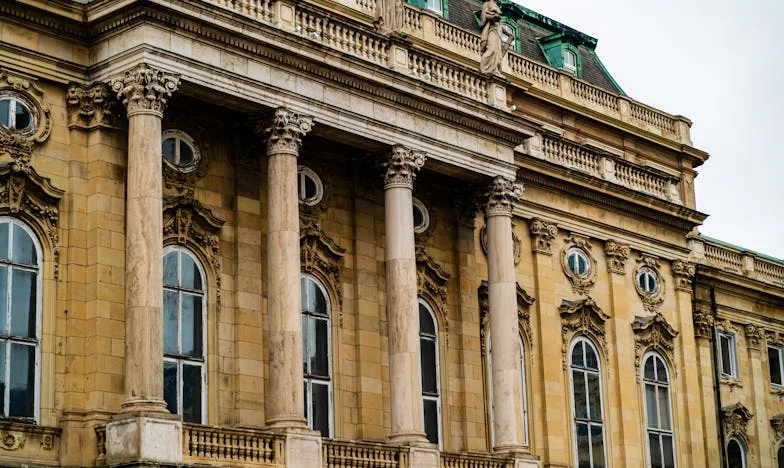 “Papa, waarom huil je elke nacht?” – Het verhaal van een vader, een dochter en een oude motor