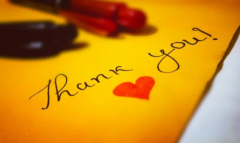 Elke dag komt mijn schoonvader langs en ik kan het probleem met het verdwijnende eten niet oplossen – mijn leven in een notendop