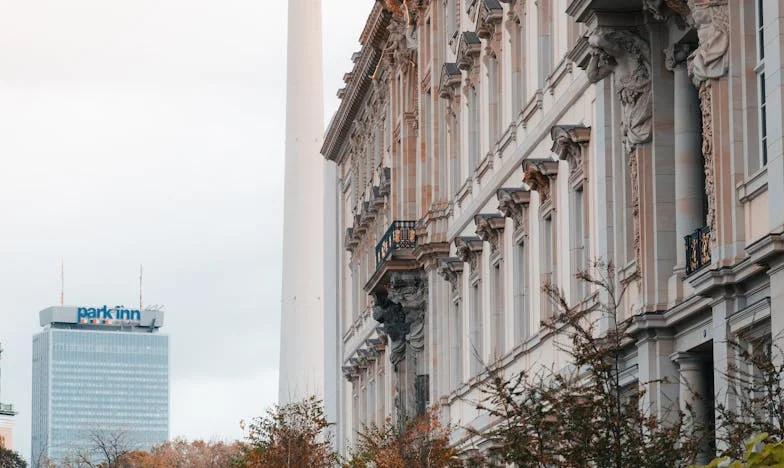 ‘Ik wil hier niet wonen!’ – Hoe mijn schoonmoeder onze gezinsrust verwoestte