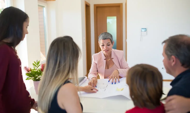 Mijn zoon sloopte het huis dat ik voor zijn zus wilde – en nu weet ik niet meer wie ik kan vertrouwen