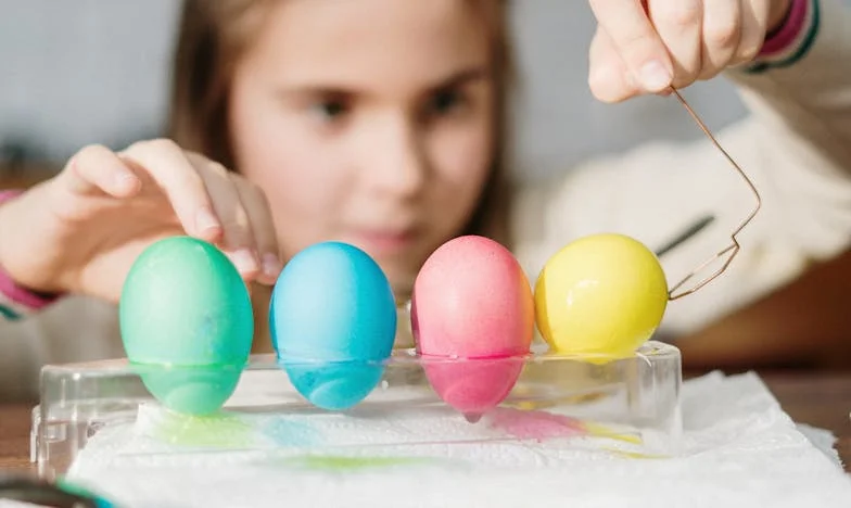 Zand tussen de Scheuren: Een Familie op het Strand