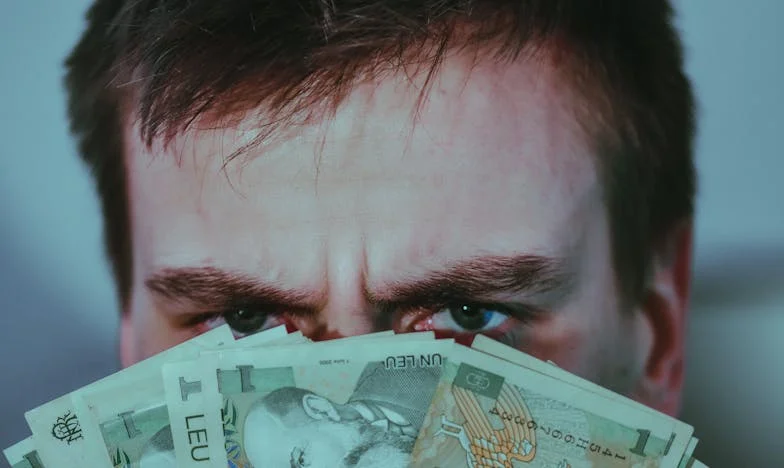 Acht maanden onder druk: Ben ik alleen maar een portemonnee voor mijn ouders?