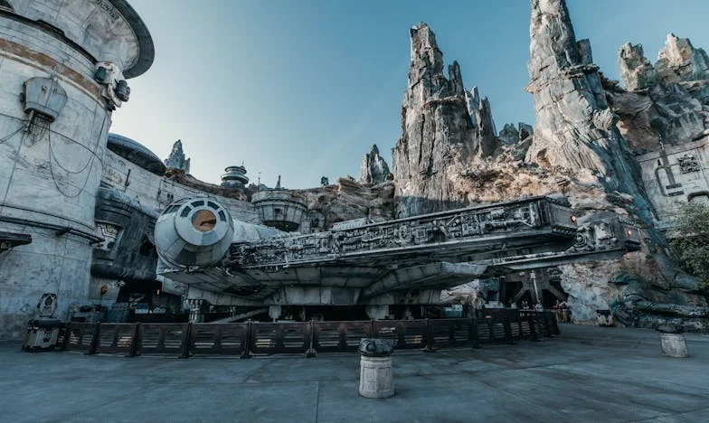 Onverwachte Gasten: Wanneer Mijn Schoonvader Ons Leven Overnam