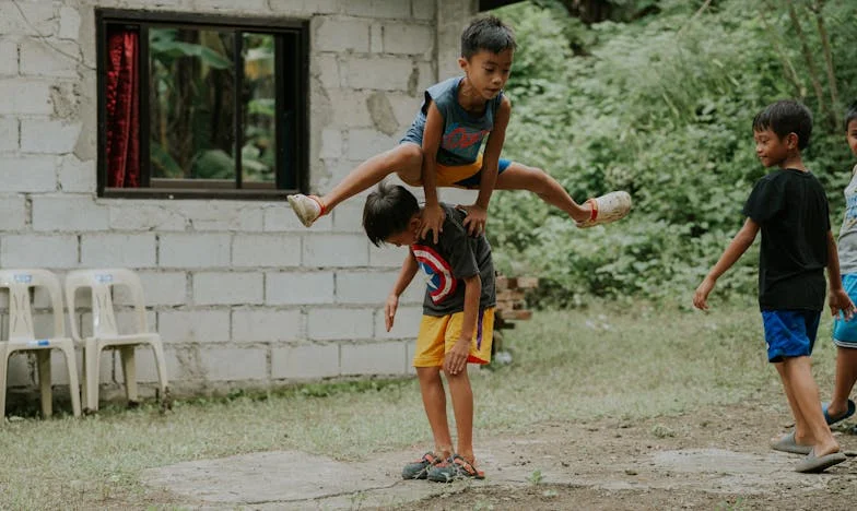 Een jaar zonder bezoek, één telefoontje en het geheim van mijn schoonvader: Wat zat er écht achter zijn plotselinge komst?
