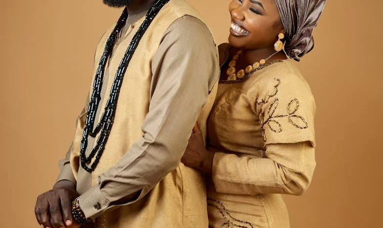 Mijn man verliet me voor een ander – 15 jaar later stond hij weer voor mijn deur