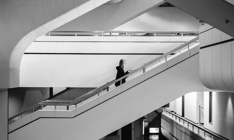 Toen mijn schoonmoeder hoorde dat we een huis gingen kopen – een Nederlandse familiedrama van binnenuit