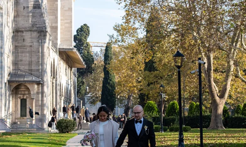 Uit de Scherven: Het Verhaal van Marloes, die Opnieuw Moest Beginnen