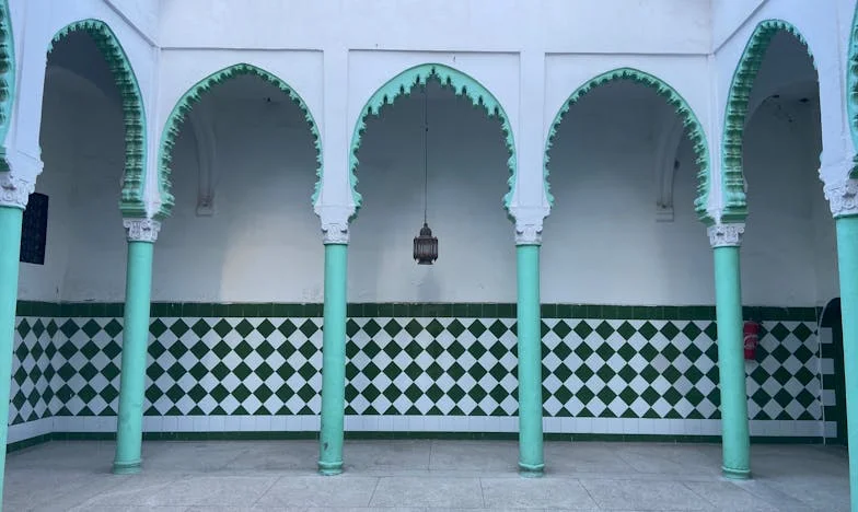 Wanneer het klaslokaal een slagveld wordt: Mijn verhaal over zwijgen, familie en het zoeken naar rechtvaardigheid