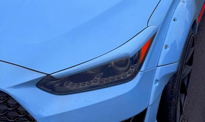 De Onzichtbare Huisvrouw: Een Gebroken Verjaardag