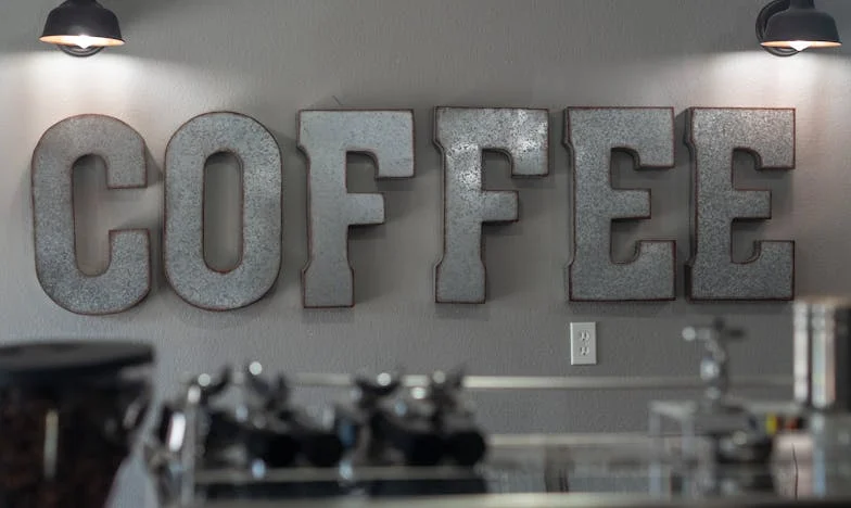 Mijn dochter vroeg me op haar zoon te passen terwijl ze in het ziekenhuis lag: Geheimen die mijn familie op haar grondvesten deed schudden