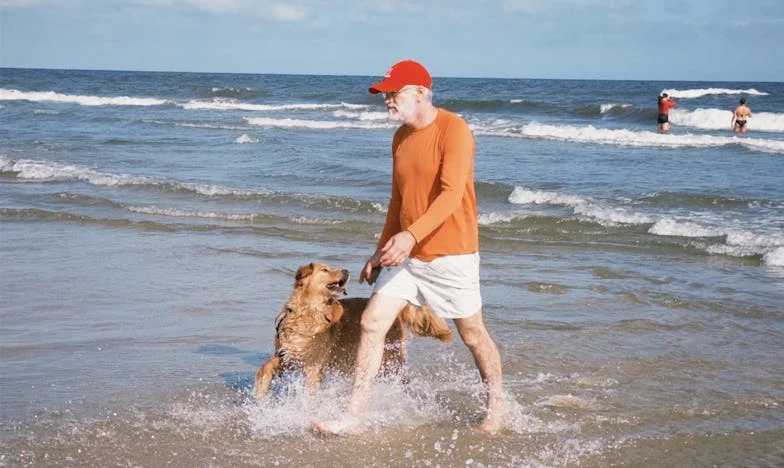 Ik gaf mijn zoon de helft van mijn huis – nu zegt hij dat ik zijn leven verstoor. Verdien ik dit echt?