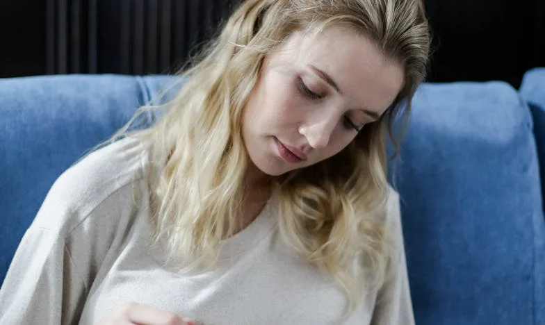 In de schaduw van mijn schoonmoeder: Een Nederlands gezin op het randje