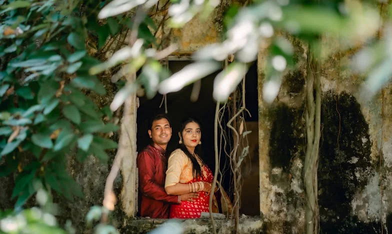 Onder het Oppervlak van Stilte: Hoe Mijn Gezin Barstte onder Onuitgesproken Woorden