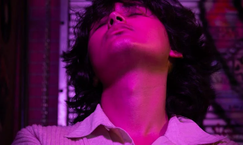 Wanneer je dochter alleen belt om geld: Het verhaal van een moeder die haar kind verloor aan de afstand