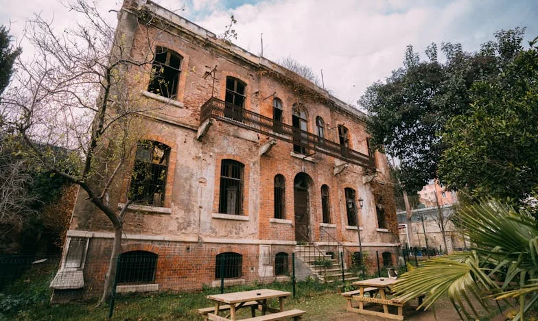 Alleen in een Driekamerwoning: Mijn Poging om het Gezin te Herstellen