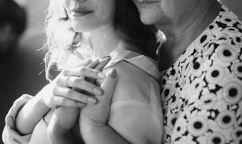 De verdwenen grafsteen: Het geheim dat ons dorp verscheurde