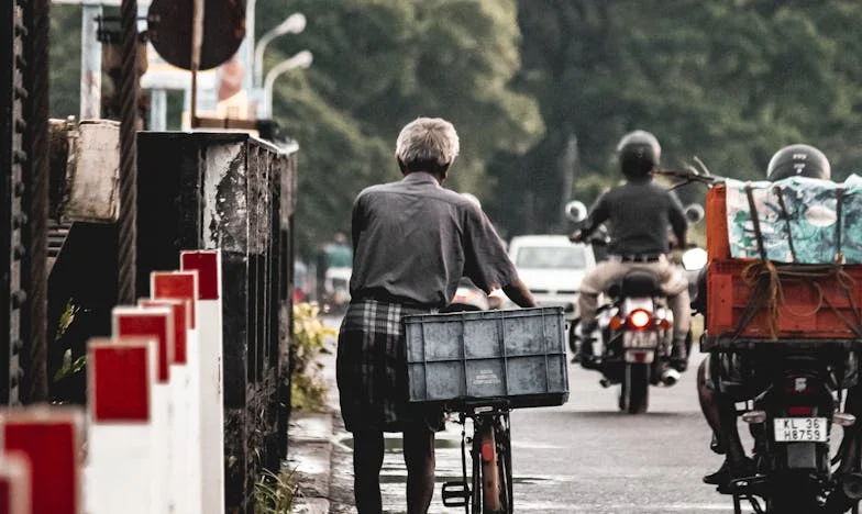 Na jaren opende ik mama’s oude sieradendoosje – wat ik vond, veranderde alles wat ik dacht te weten over mijn familie
