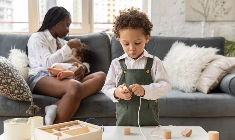 Tussen Dromen en Verwachtingen: Het Verhaal van Lotte en Haar Elektronica