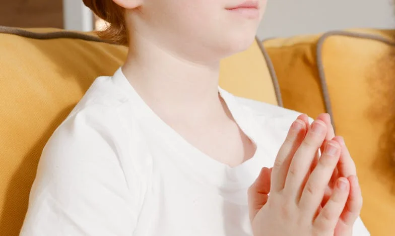 Moet ik mijn ex-schoonmoeder toestaan mijn dochter te zien? Een verhaal over loyaliteit, pijn en familiegrenzen