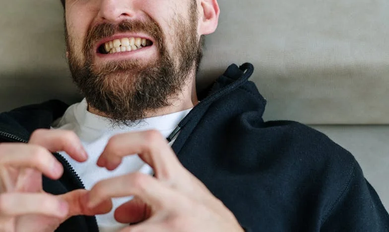 Onze strijd voor een eigen thuis: Leven onder één dak met Mark's moeder