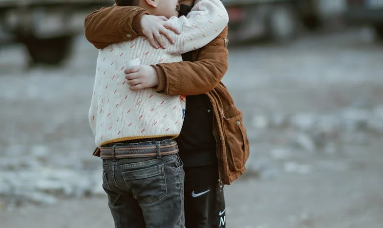 Wanneer de stem van mijn dochter meer pijn doet dan stilte: het verhaal van een moeder tussen liefde, teleurstelling en hoop