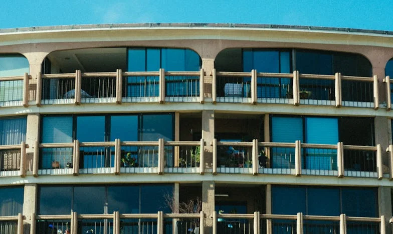 Als de muren instorten: Mijn droomhuis, mijn familie, en de prijs van opoffering