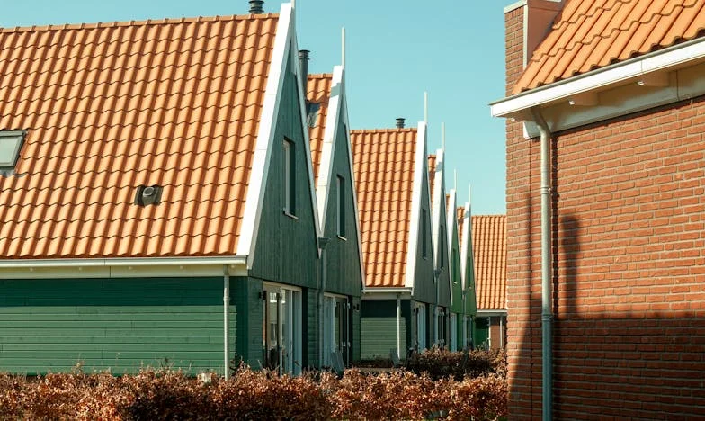 Hoe ik eindelijk voor mezelf opkwam tegenover mijn bemoeizuchtige schoonmoeder – Een verhaal over moed, grenzen en familiegeheimen
