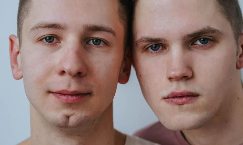 Toen mijn schoonmoeder ontdekte wat ik verdiende, stond plots de hele familie op de stoep – zo eindigde mijn huwelijk in drama