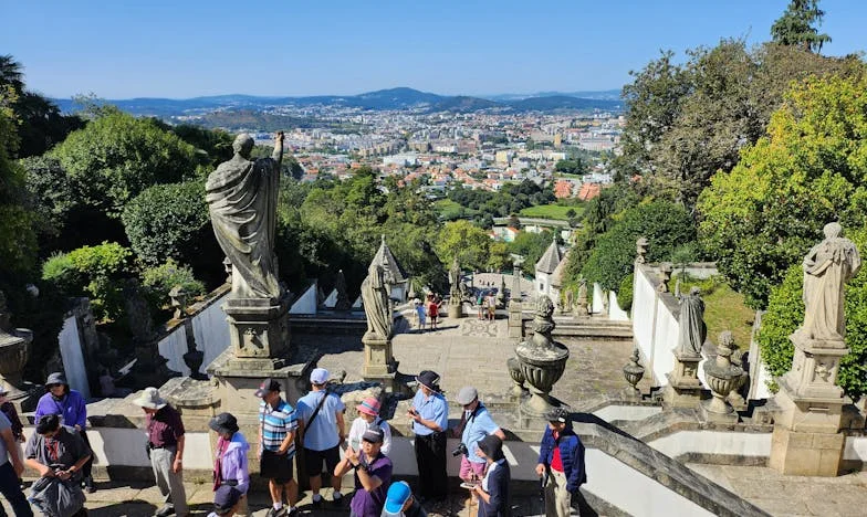 La Herencia de la Abuela Rosa: Entre Recuerdos y Secretos
