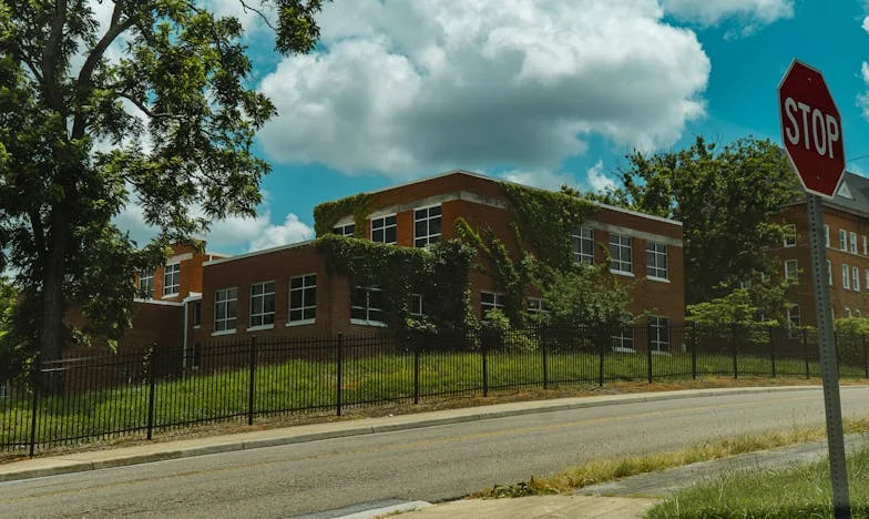 Bajo la Lluvia de Octubre: El Secreto de la Familia Ramírez