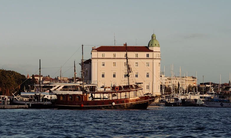 El peso de los secretos: Una llamada que lo cambió todo