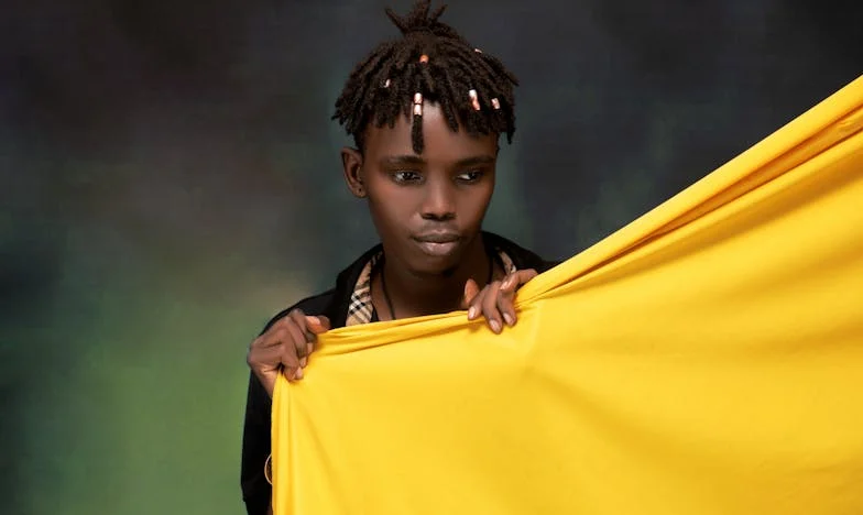 Entre Sombras y Esperanza: La Historia de Dos Hermanas