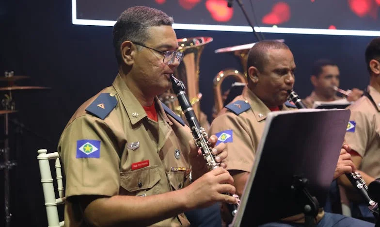Hijo en la Sombra de un Padre Héroe