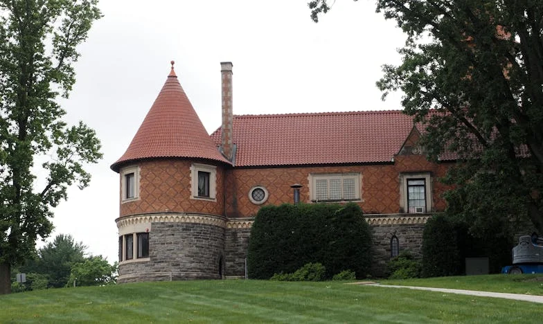 Sombras en la Cuna: El Secreto de los Gemelos