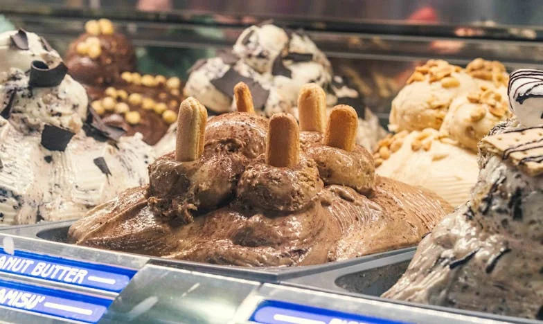 El eco de los consejos: Entre la gratitud y el silencio