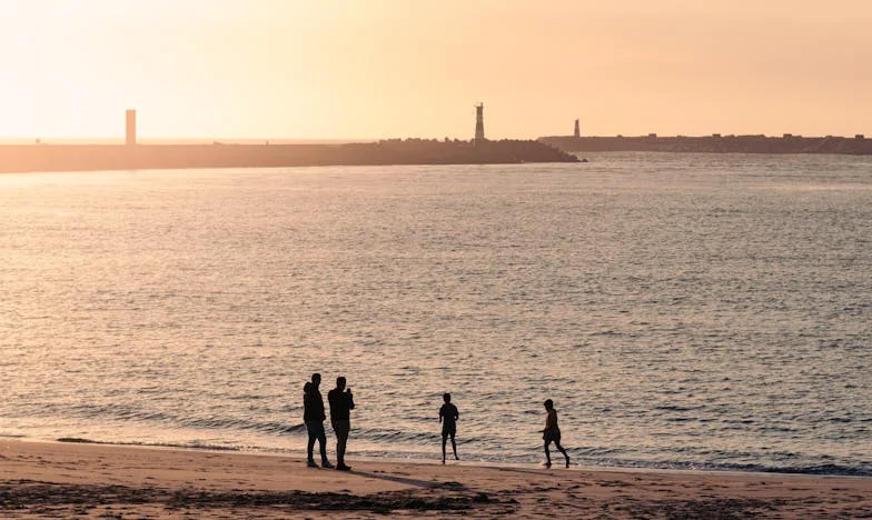 Entre Sombras y Esperanzas: El Precio de Amar